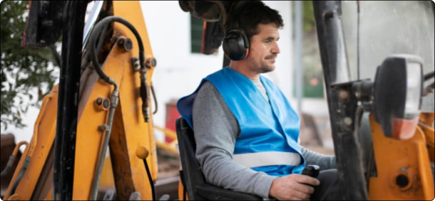 Чем отличается аренда самосвала от заказа вывозной машины